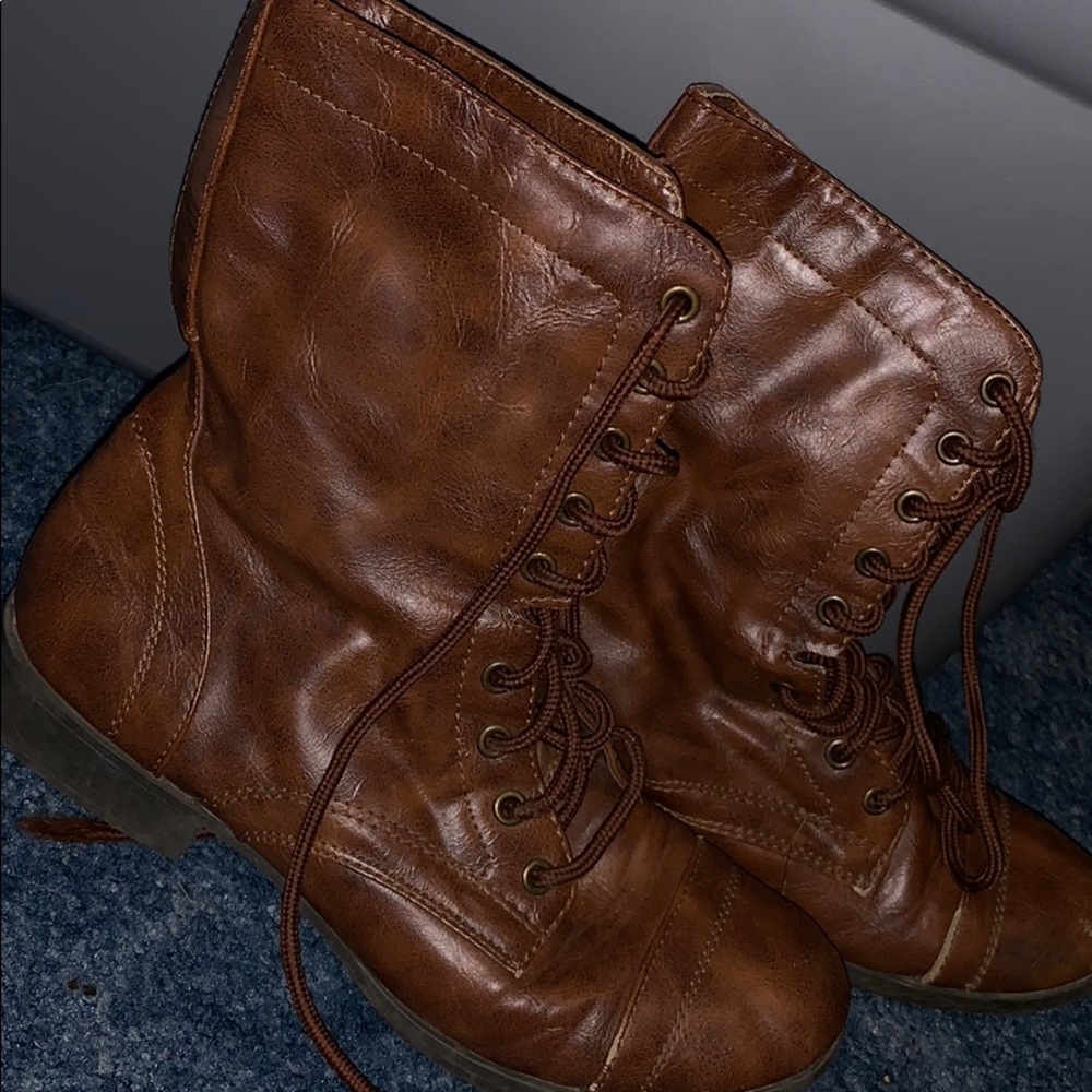 FINAL PRICE ⭐️ Brown Lace Up Boots